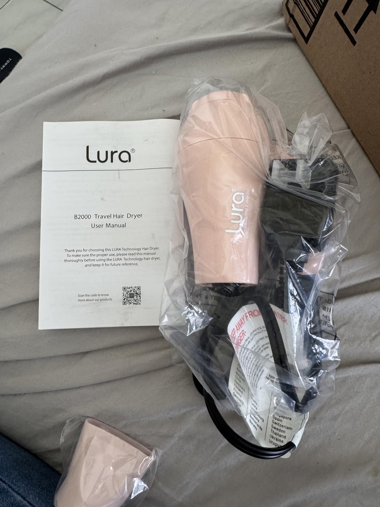 Foldable Travel Hair Dreyr Mini:Dual Voltage Small Lightweight Blow Dryer for International Travel,1200w Compact Hairdryer with Concentrator and Travel Bag(Light Pink) customer photo 1