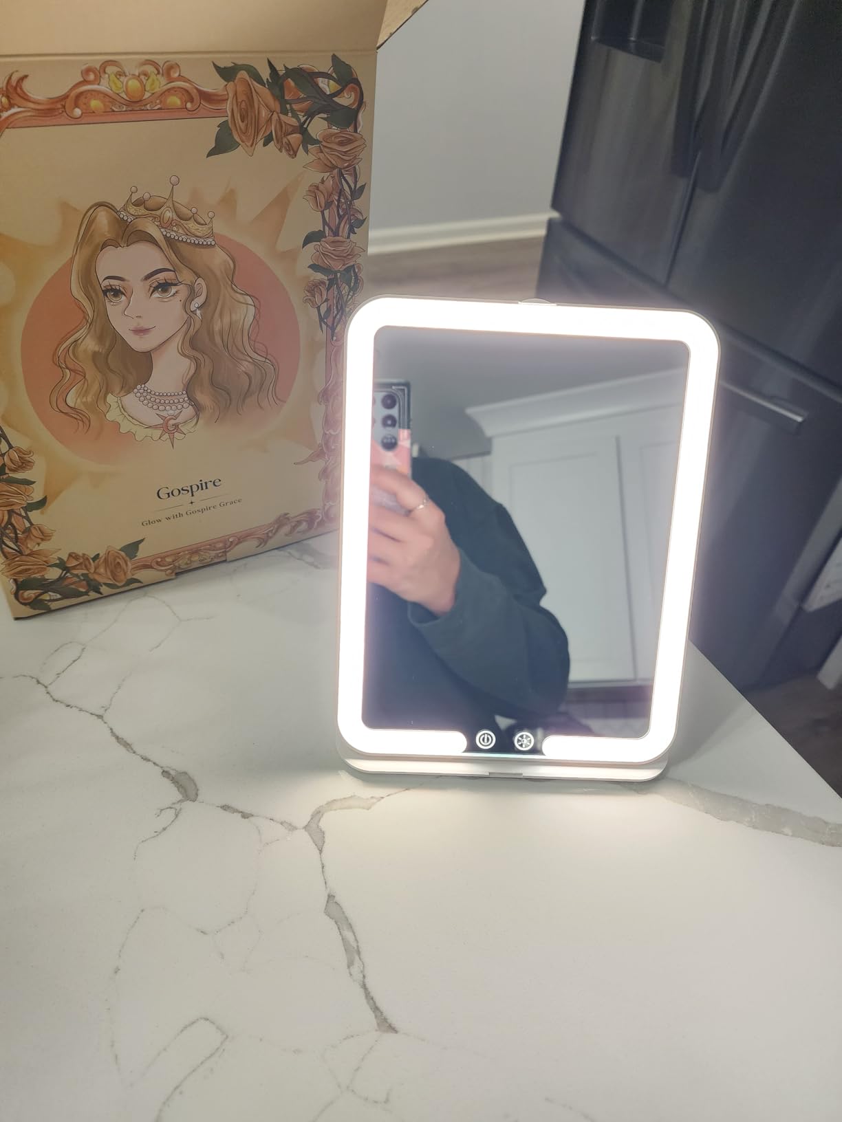 Gospire Travel Makeup Mirror with Lights and Magnification 10X, Pink customer photo 2