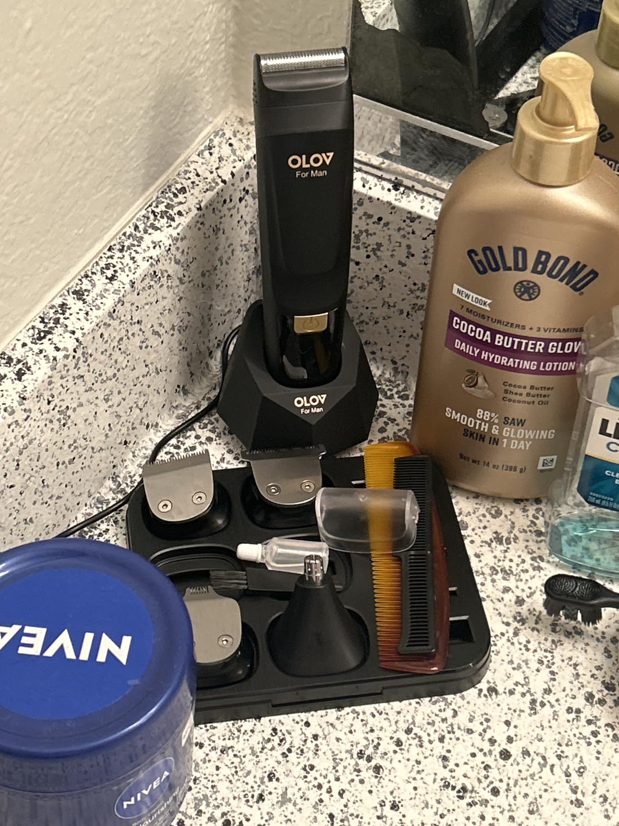 OLOV For Man Beard Trimmer, 21 Piece All-in-One Mens Grooming Kit and Hair Clipper, Nose, Ear,Body and Face, Electric Razor with USB Recharge Dock customer photo 1