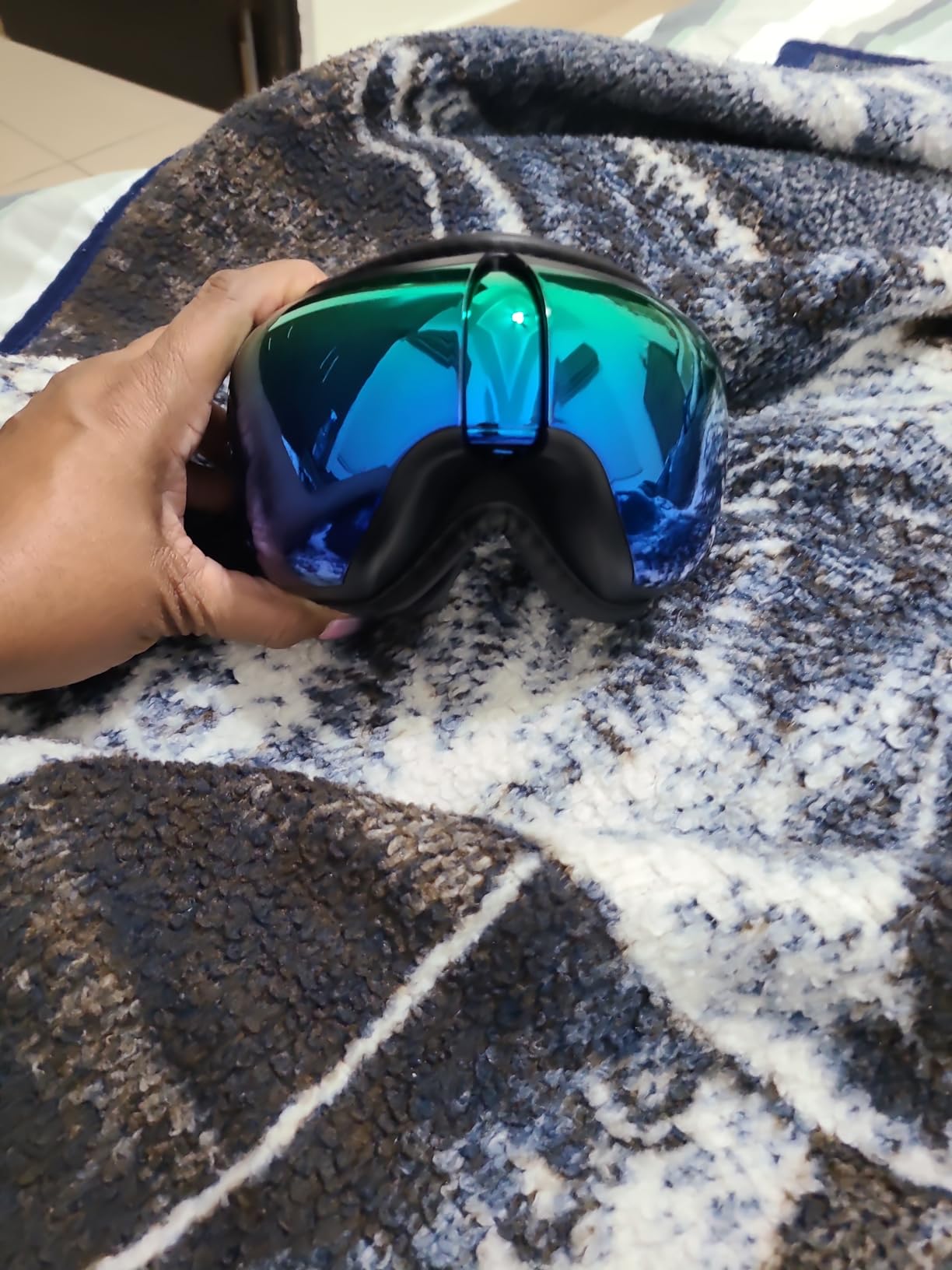 RENPHO Eyeris 3 Eye Massager with Heat and Cooling, Massaging Eye Mask customer photo 1
