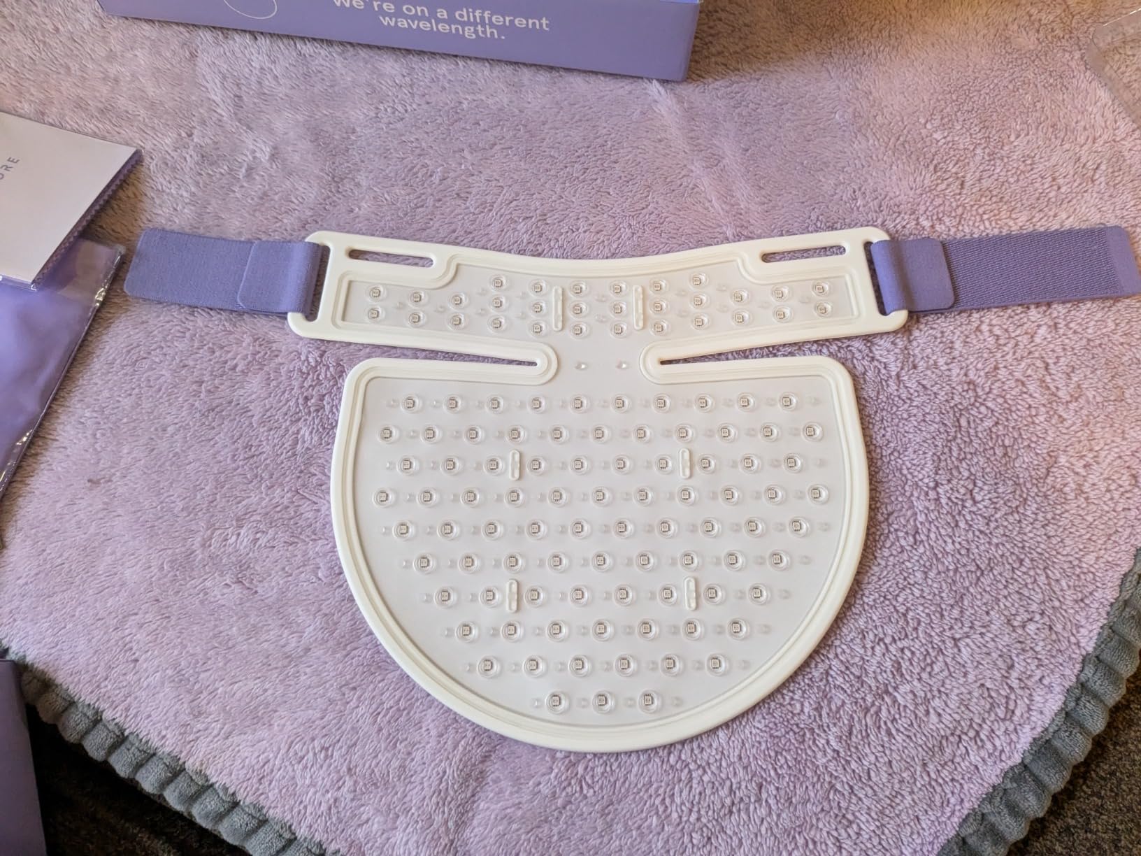 iRestore Illumina LED Neck & Chest Anti Aging Mask – for Smoother, Firmer and Glowing Skin at Home – Red and Infrared Light Therapy for Neck – Red Light Skincare Device with 230 LEDs (White) customer photo 2