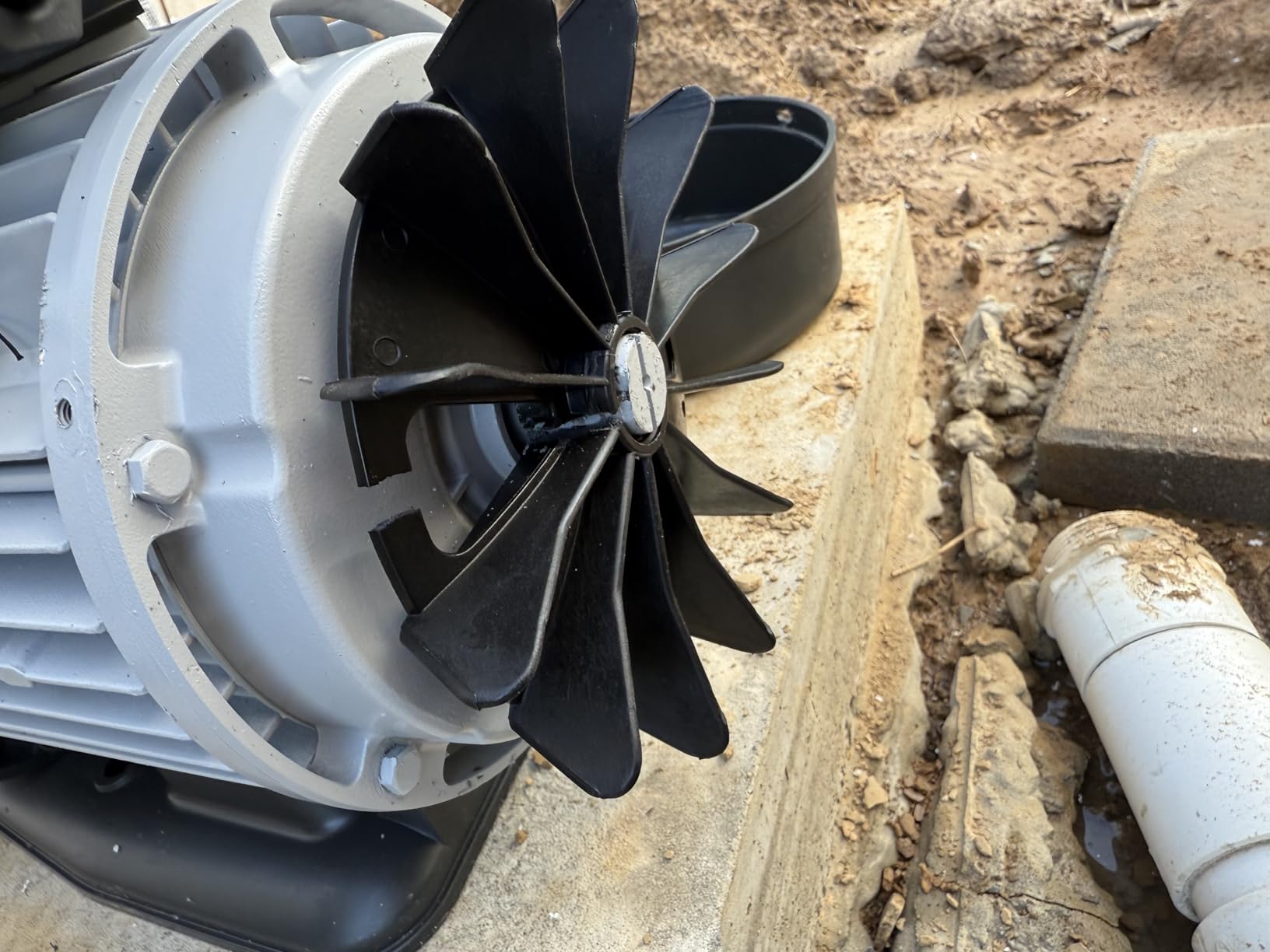 2HP In/Above Ground Pool Pump, 5200GPH Dual Speed High Flow 115V Powerful Self Primming Swimming Pool Pumps with Filter customer photo 2