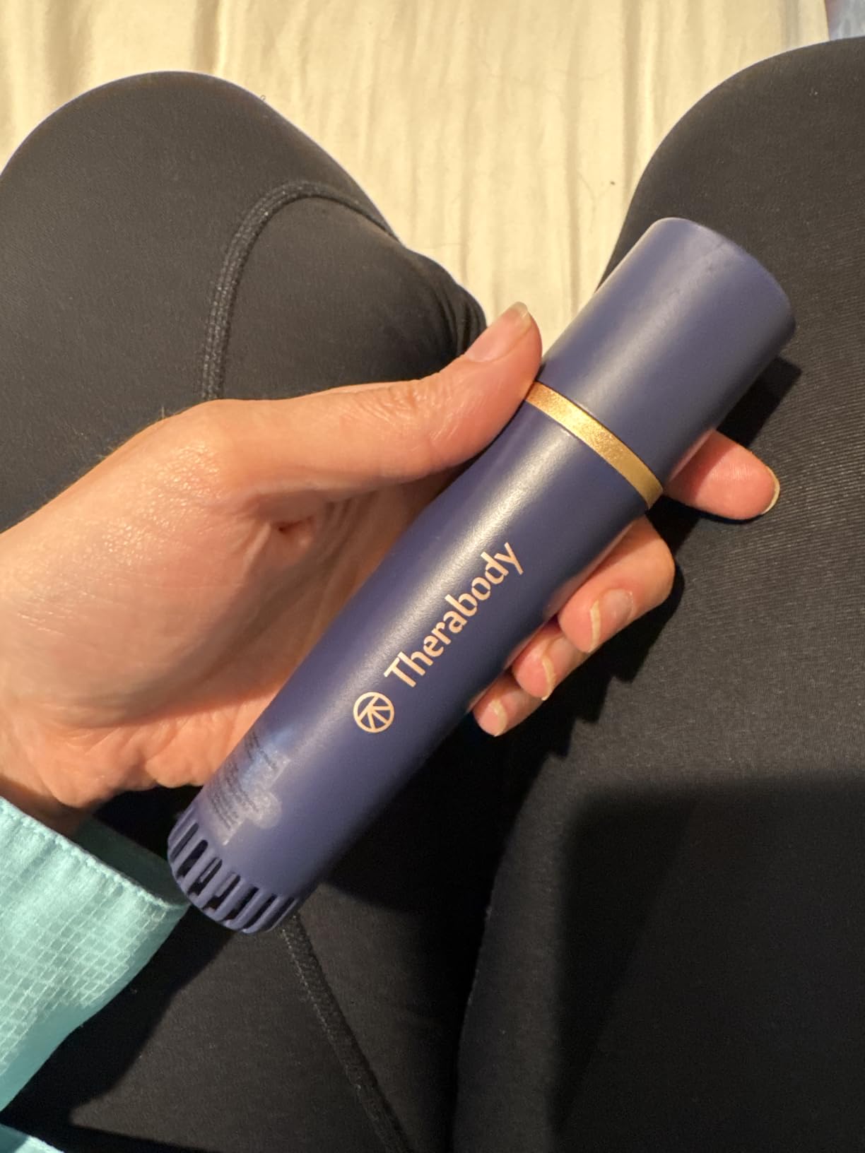 Therabody TheraFace Depuffing Wand – Cold and Heat Skincare Treatment to Depuff and Glow; Beauty Wand, Face Roller and Eye Massager for Eye Puffiness, Dark Circles and Skin Radiance (White) customer photo 1