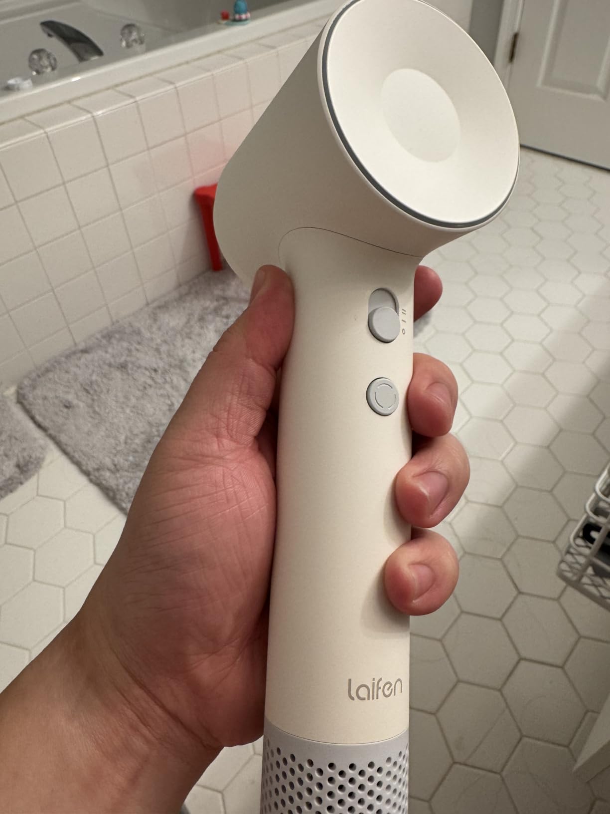 Laifen SE 2 Diffuser Hair Dryer for Women, 21.5m/s Air Speed, Matte White customer photo 1