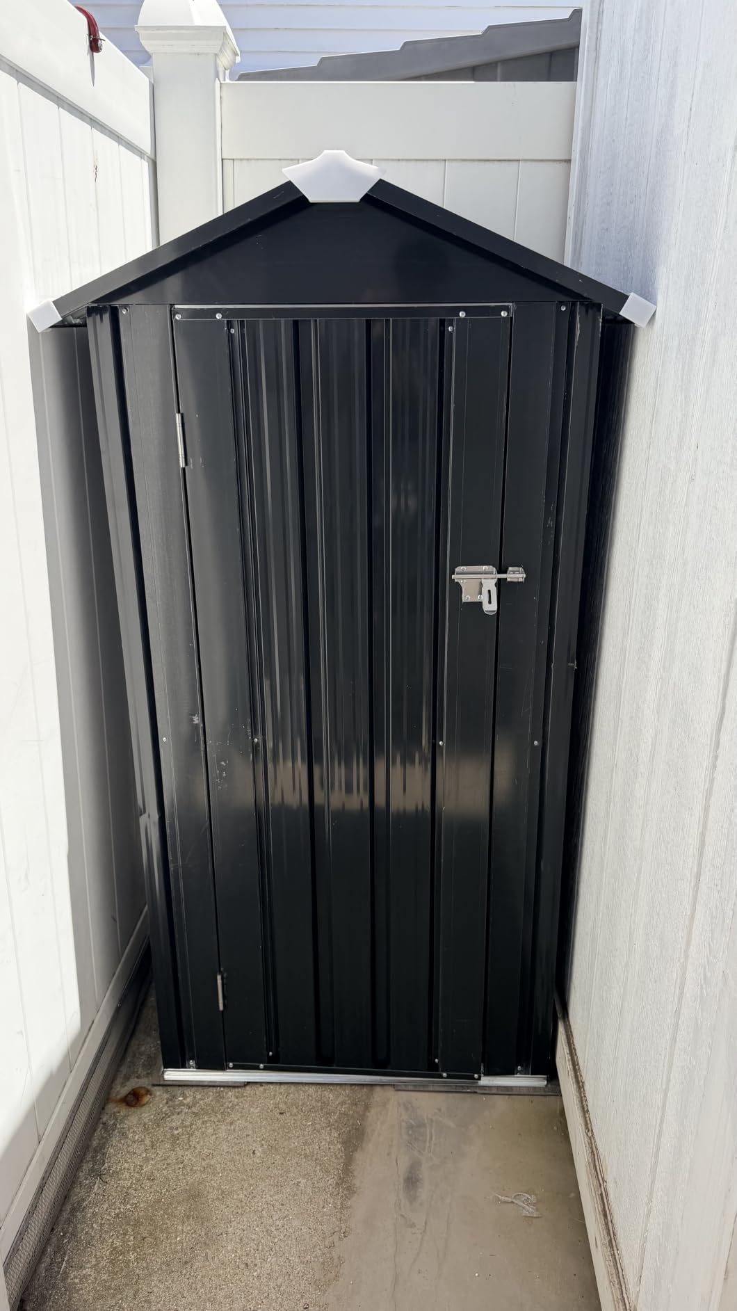 Aoxun Solid Wood Outdoor Cabinet 2.3'x1.3' with Asphalt Roof & Floor customer photo 2