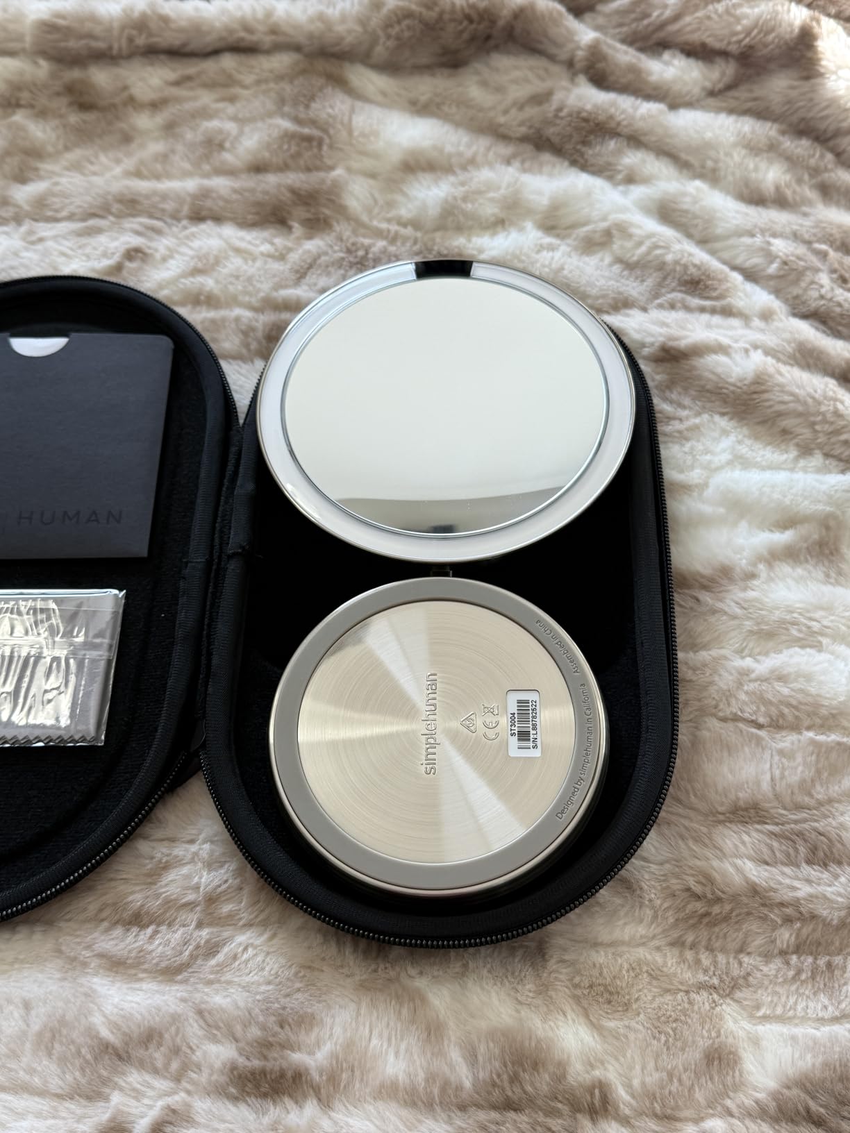 simplehuman Sensor Mirror Fold, 5'' with 10X Magnification, Round Rechargeable Travel Makeup Mirror, Tru-Lux® Full-Spectrum Light, Adjustable Brightness & Height, Matte Black Steel customer photo 1